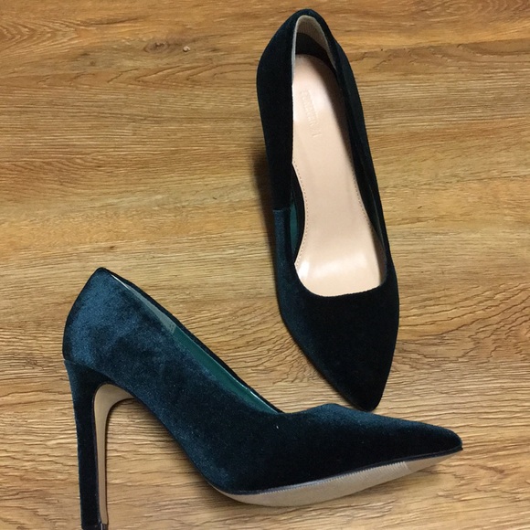 emerald velvet heels